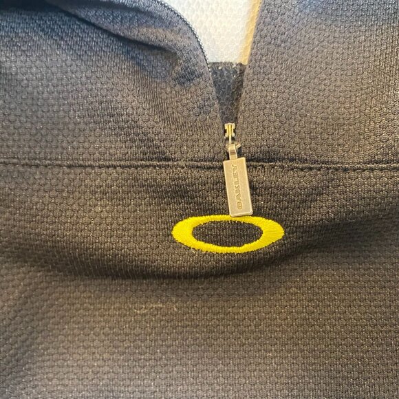 Oakley Mens Shirt XL With Yellow Accent Black & White Short Sleeve - Picture 6 of 11